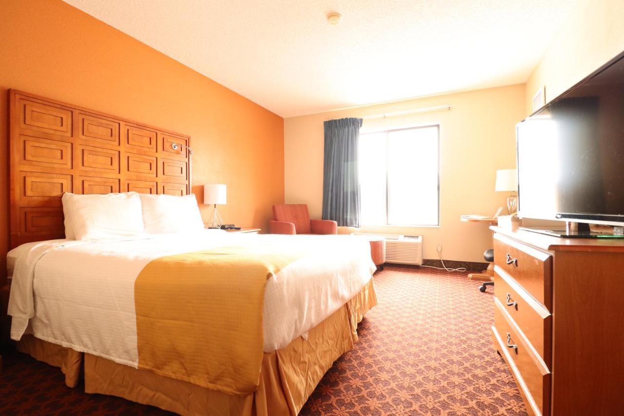 Days Inn By Wyndham Black River Falls - Access To Atv Trail Екстериор снимка