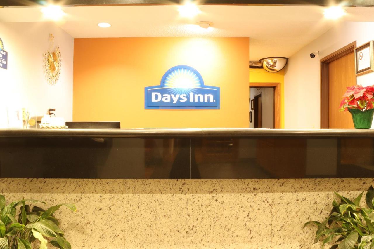 Days Inn By Wyndham Black River Falls - Access To Atv Trail Екстериор снимка