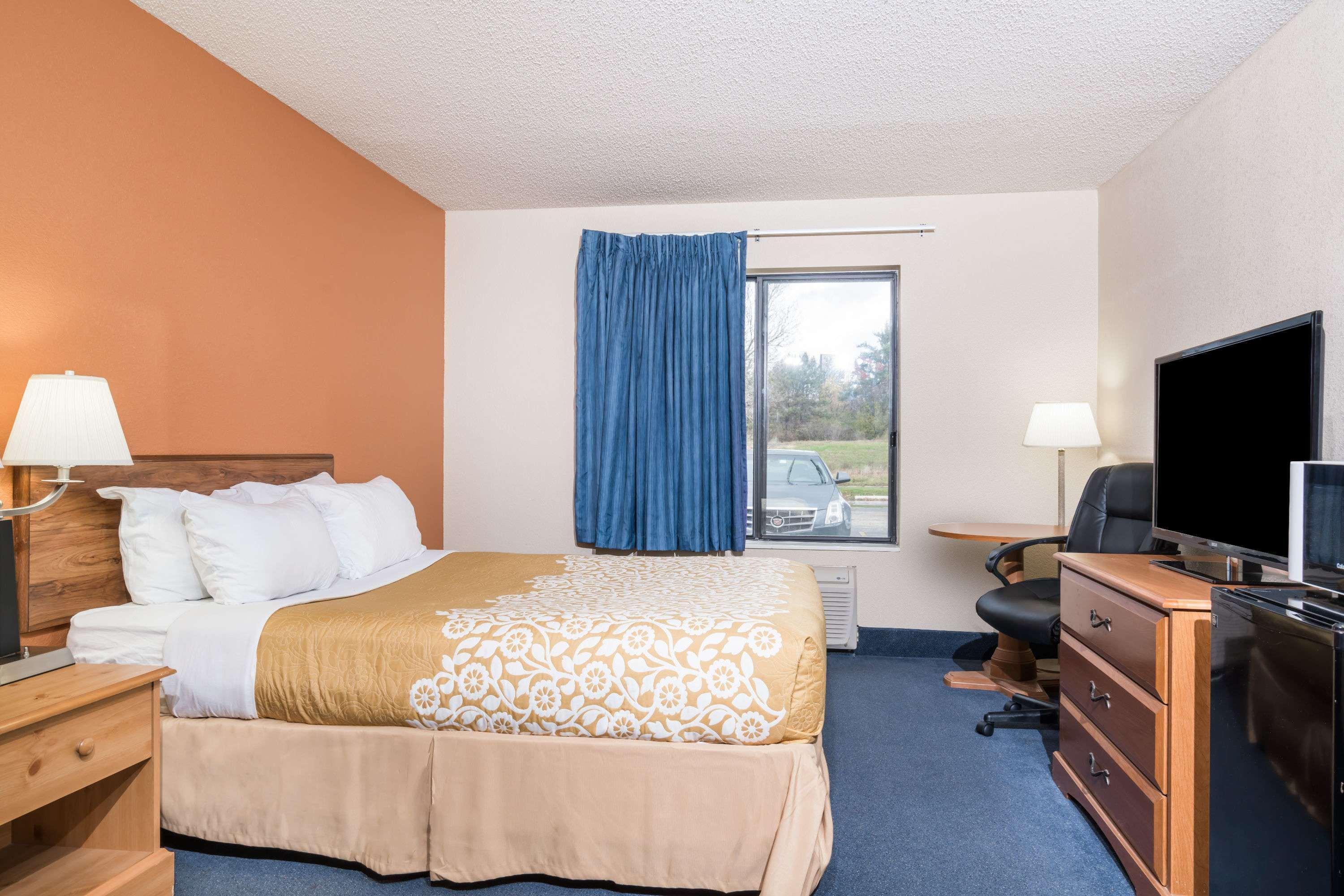 Days Inn By Wyndham Black River Falls - Access To Atv Trail Екстериор снимка