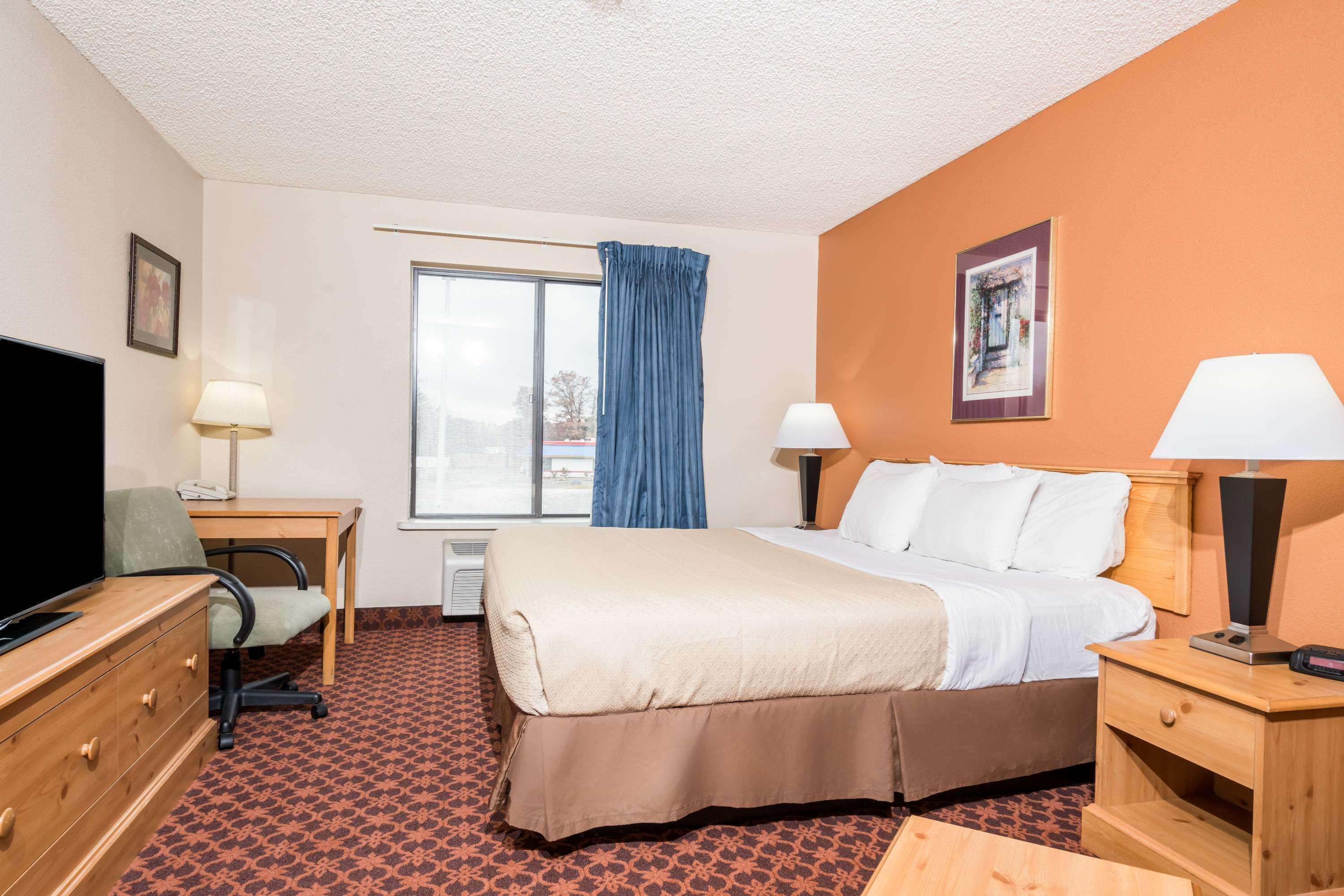 Days Inn By Wyndham Black River Falls - Access To Atv Trail Екстериор снимка