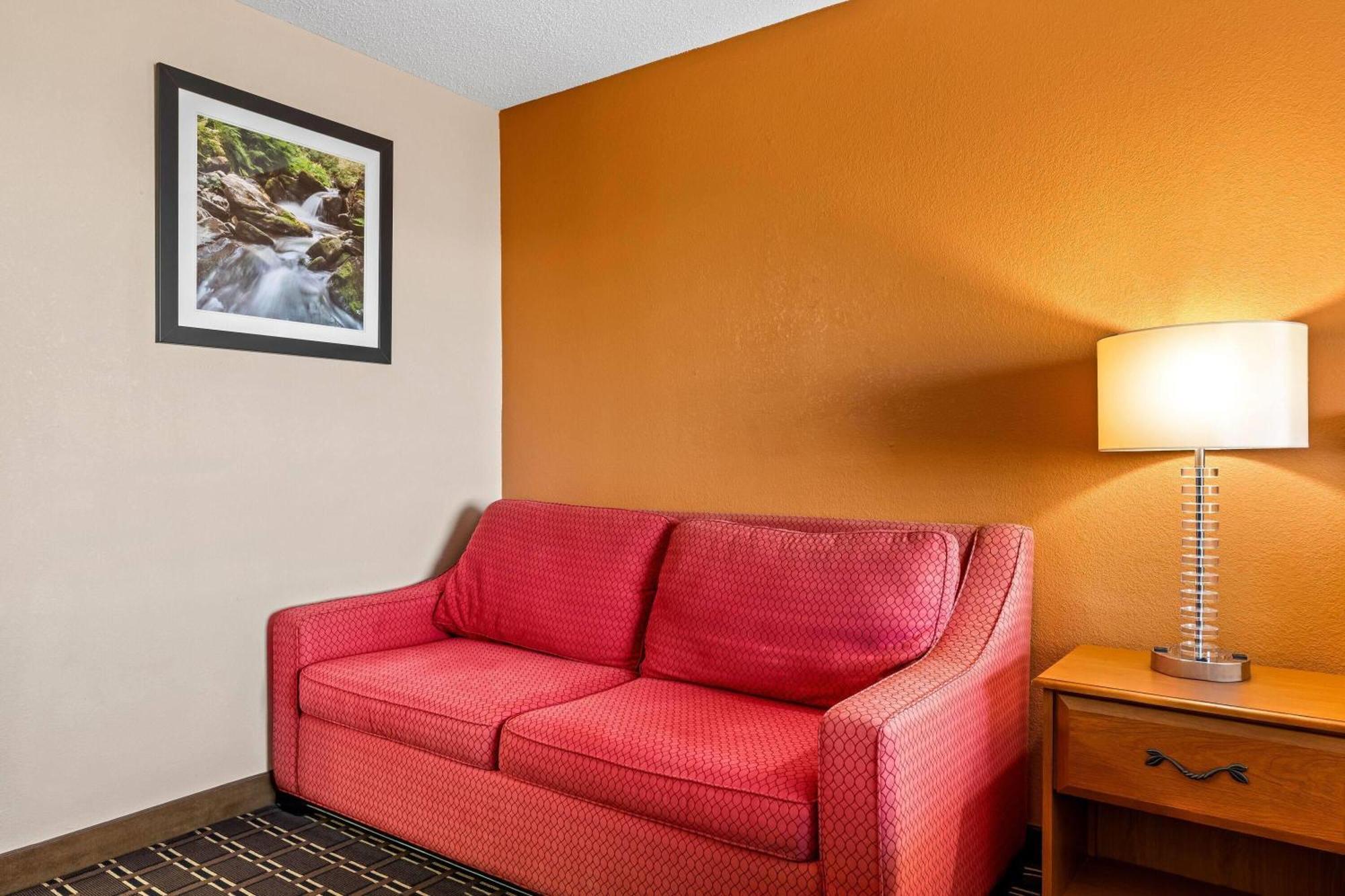 Days Inn By Wyndham Black River Falls - Access To Atv Trail Екстериор снимка