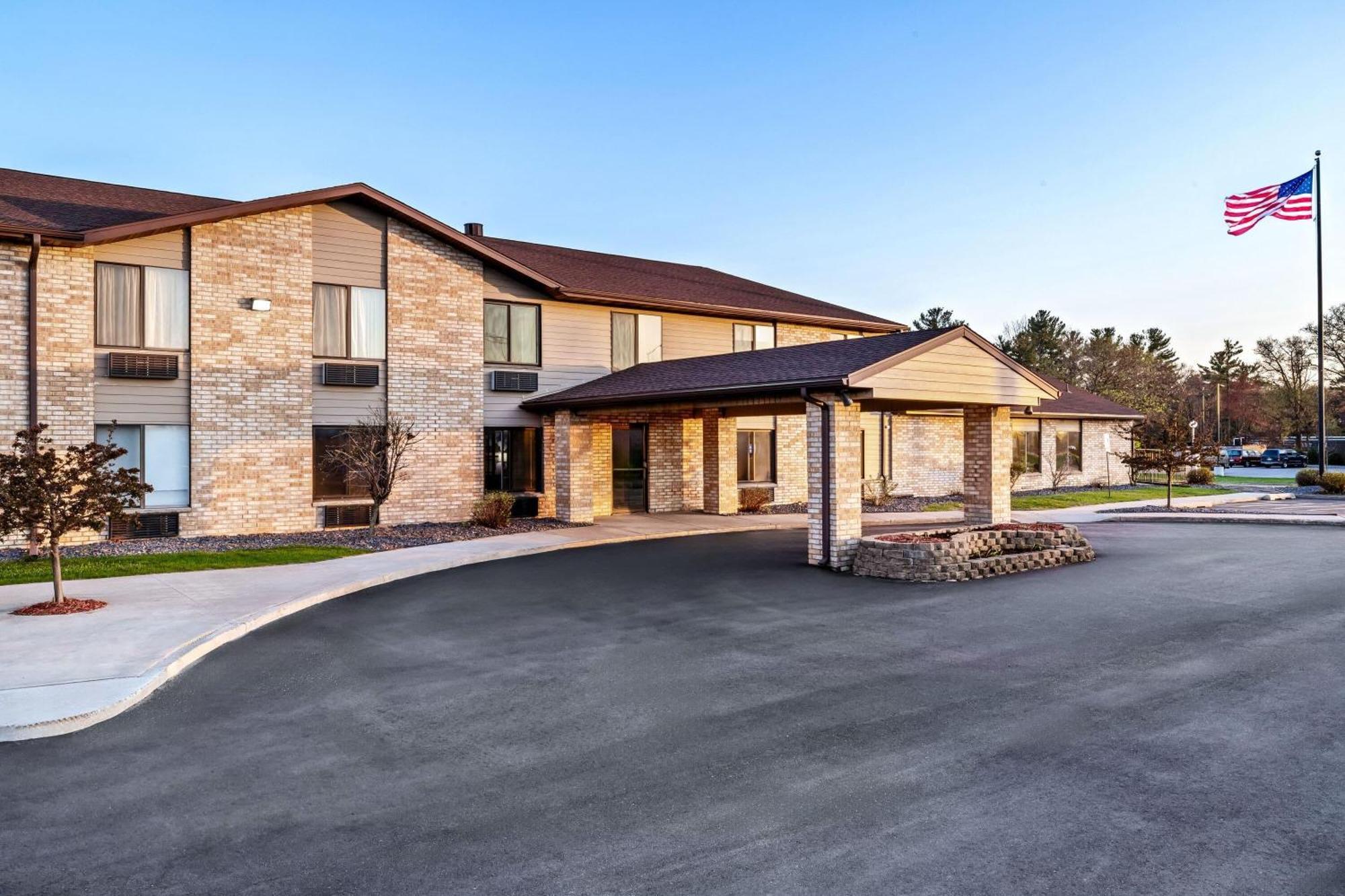 Days Inn By Wyndham Black River Falls - Access To Atv Trail Екстериор снимка