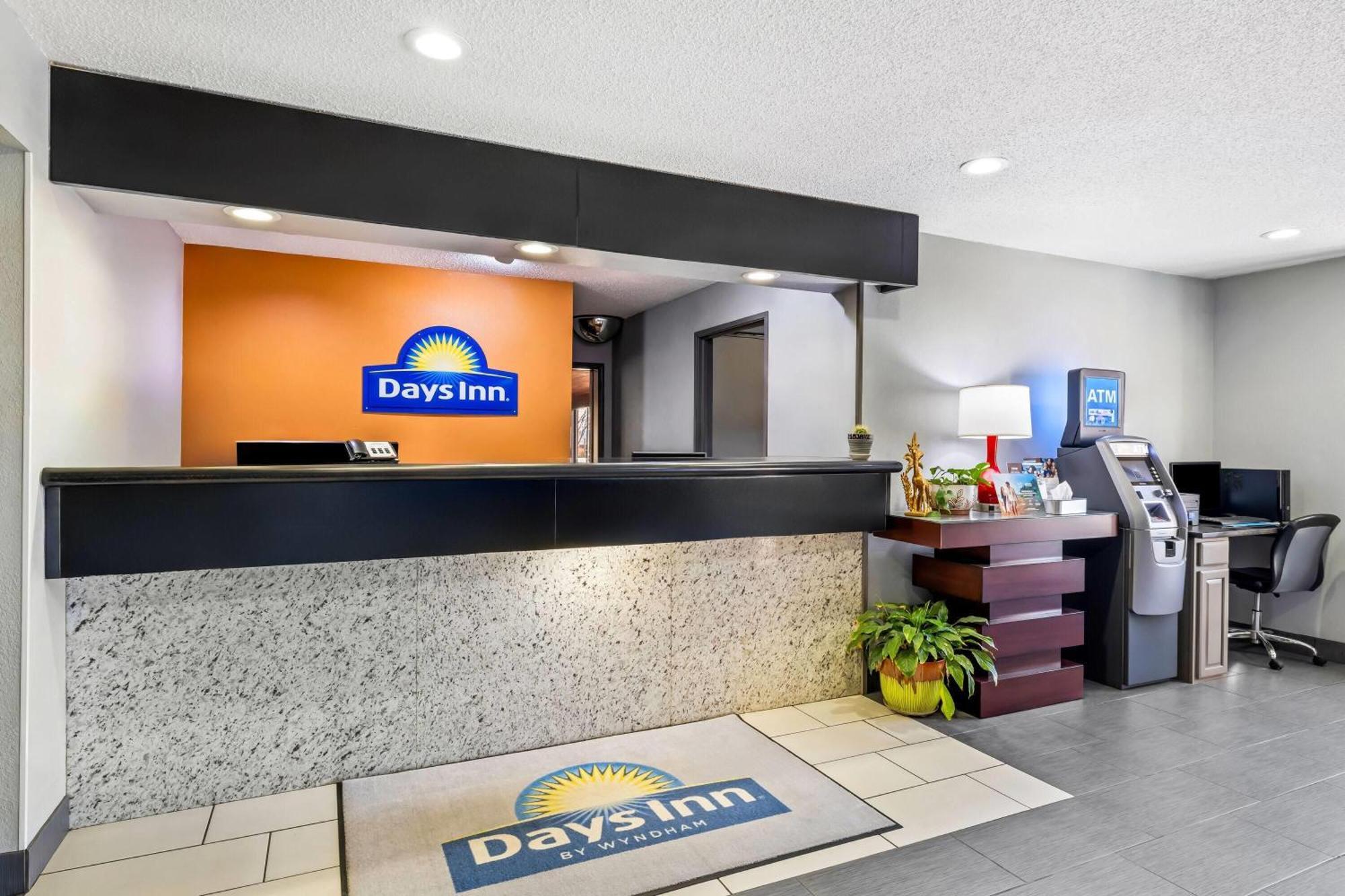 Days Inn By Wyndham Black River Falls - Access To Atv Trail Екстериор снимка