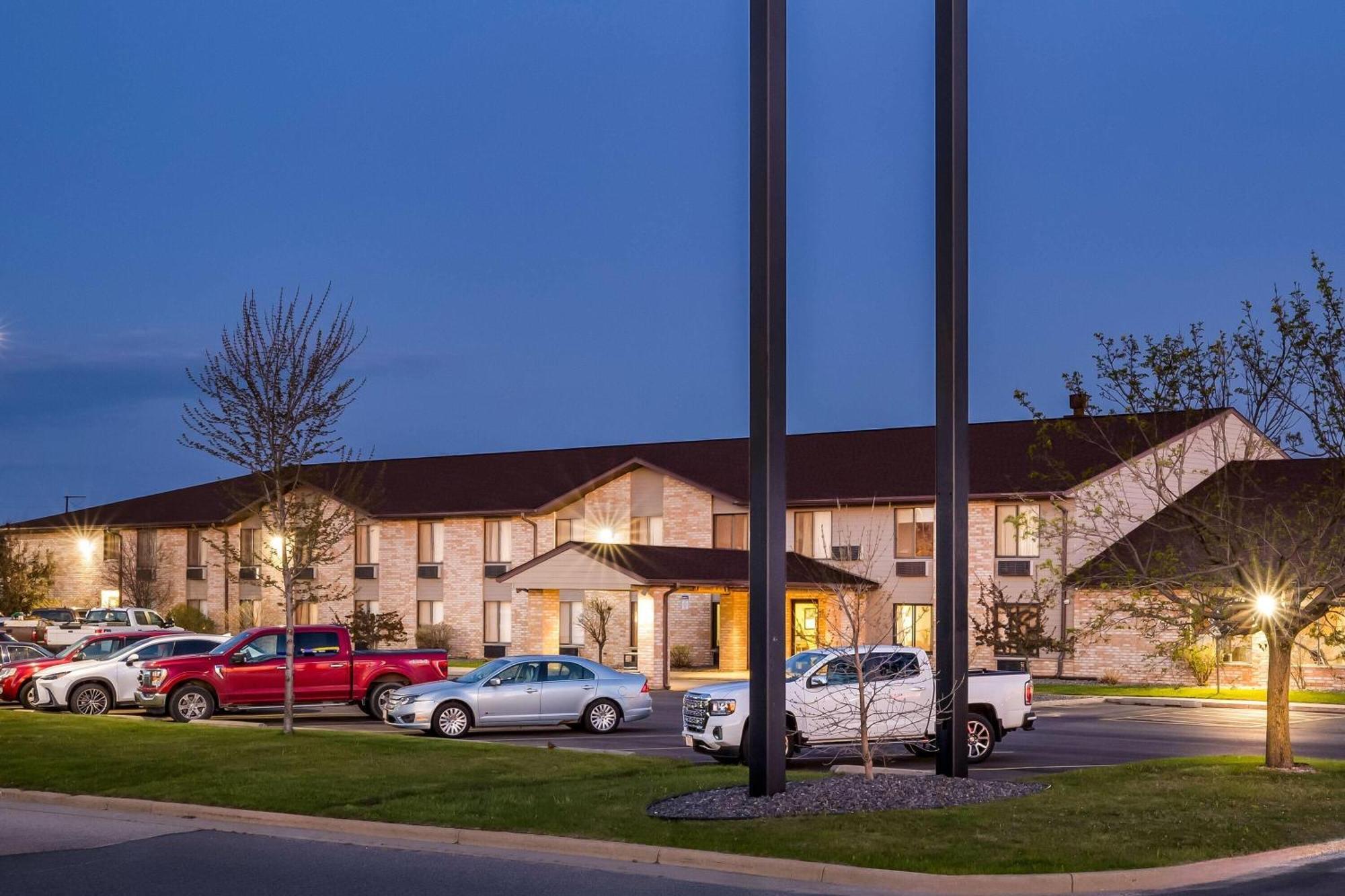 Days Inn By Wyndham Black River Falls - Access To Atv Trail Екстериор снимка