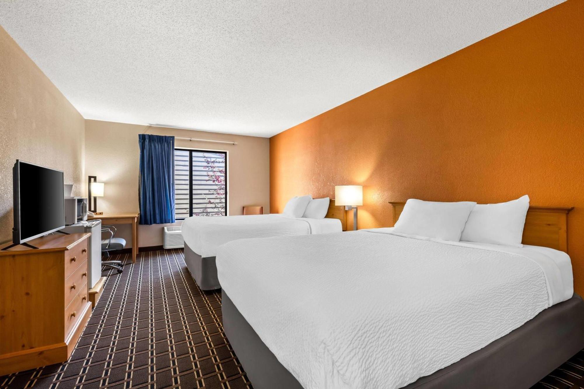 Days Inn By Wyndham Black River Falls - Access To Atv Trail Екстериор снимка