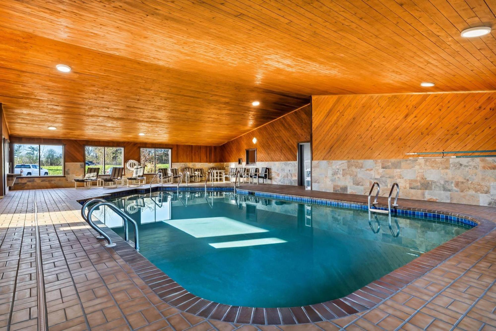 Days Inn By Wyndham Black River Falls - Access To Atv Trail Екстериор снимка