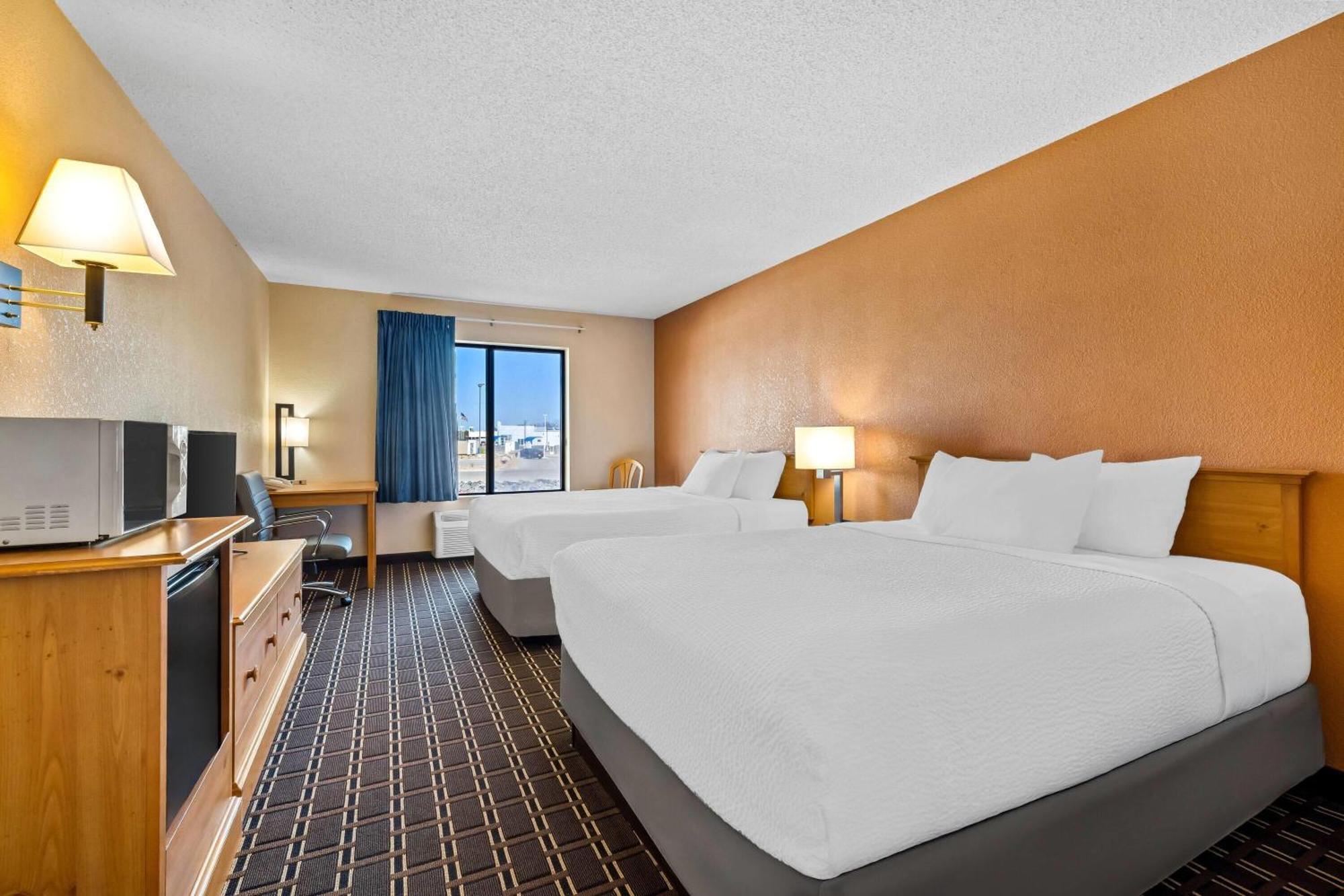 Days Inn By Wyndham Black River Falls - Access To Atv Trail Екстериор снимка