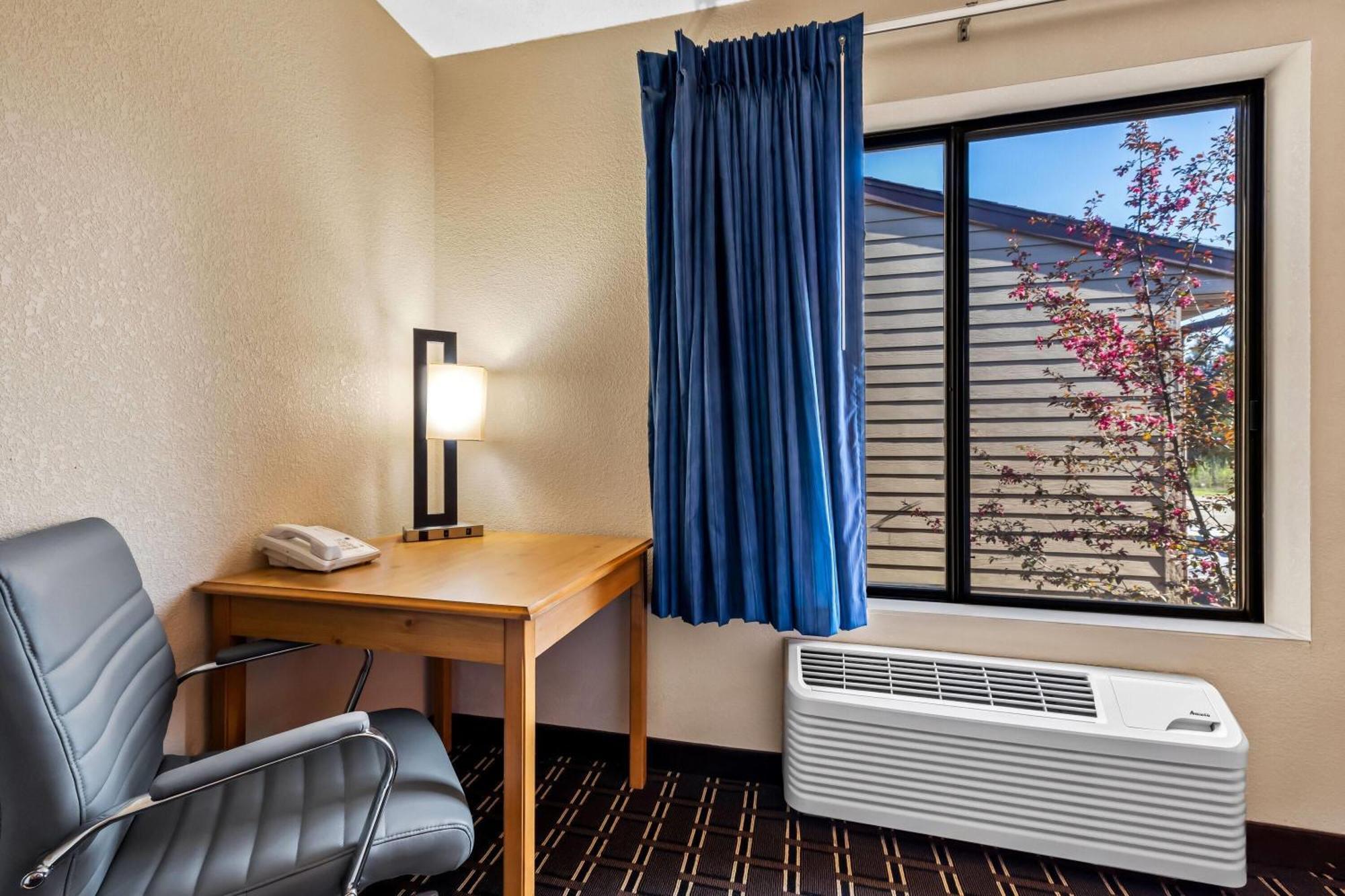 Days Inn By Wyndham Black River Falls - Access To Atv Trail Екстериор снимка