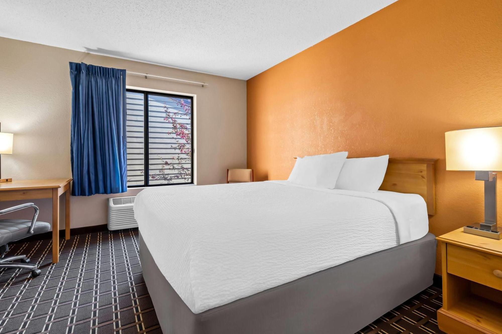 Days Inn By Wyndham Black River Falls - Access To Atv Trail Екстериор снимка